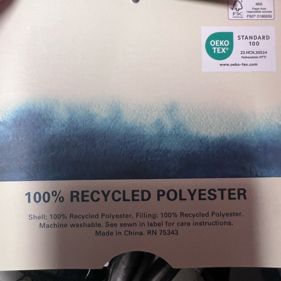 Cynthia Rowley Beach Blanket NWT - Picture 4 of 4